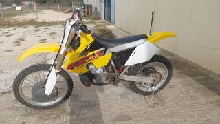 Suzuki RM 250 2000-thumb-1
