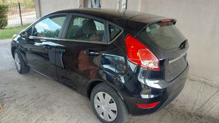 Ford Fiesta 2015-thumb-2