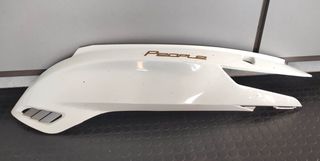 Γνήσιο καπάκι ουράς πλαϊνό αριστερό KYMCO PEOPLE GTi 300