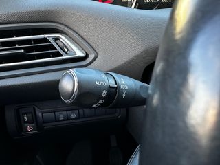 Peugeot 308 2018-thumb-21