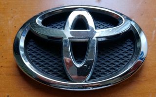 Εμπρός σήμα προφυλακτήρα για   Toyota  Corolla Yaris Aygo 