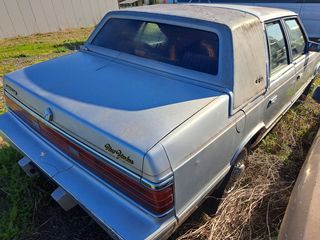 Chrysler New Yorker  '83-thumb-3