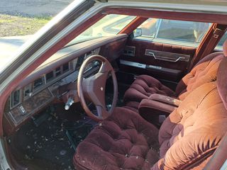 Chrysler New Yorker  '83-thumb-5