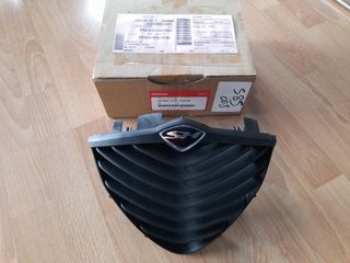 Καπάκι Γρίλια μούτρου HONDA 64360-KTF-640ZA SH150 HONDA 04-2008