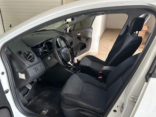 Renault Clio 2014 dCi 90 Dynamique-thumb-9