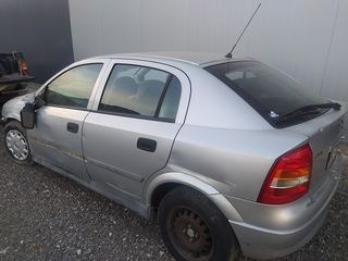 Opel Astra 2004-thumb-4