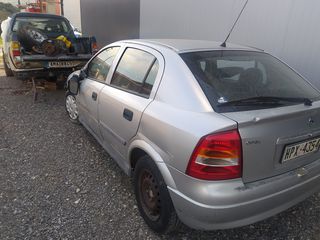 Opel Astra 2004-thumb-9