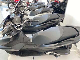 Honda PCX 125 2023-thumb-4
