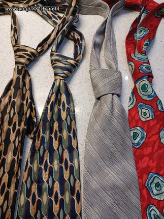 4 γραβάτες εξαιρετικής ποιότητας από επώνυμο κατάστημα σε άριστη κατάσταση 