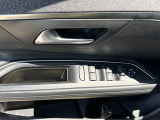 Peugeot 5008 2018 1.5 BlueHDi 130 Allure-thumb-14