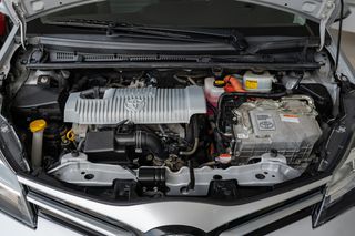 Toyota Yaris 2016 ΑΥΤΟΜΑΤΟ ΥΒΡΙΔΙΚΟ ΒΕΝΖΙΝΗ-thumb-6