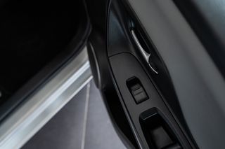 Toyota Yaris 2016 ΑΥΤΟΜΑΤΟ ΥΒΡΙΔΙΚΟ ΒΕΝΖΙΝΗ-thumb-22