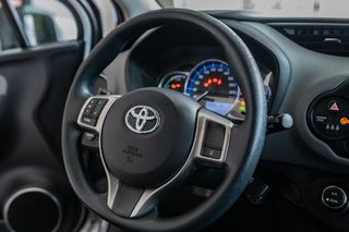 Toyota Yaris 2016 ΑΥΤΟΜΑΤΟ ΥΒΡΙΔΙΚΟ ΒΕΝΖΙΝΗ-thumb-25