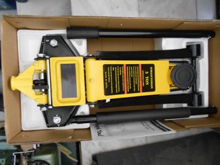 Γρυλος αυτοκινητου 3 τονων χαμηλου προφιλ με διπλες τρομπες , ελαχιστο υψος 75mm , μεγιστο υψος ανυψοσης 500 mm ,τιμη 140 ευρω