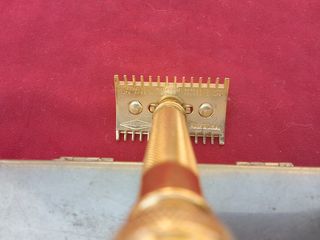 Vintage safety razor-thumb-52