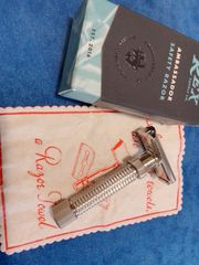Vintage safety razor-thumb-101