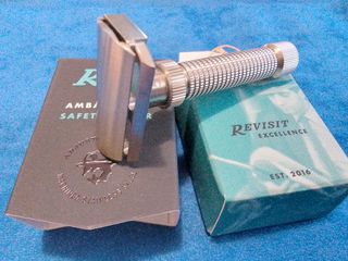 Vintage safety razor-thumb-102