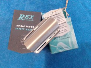 Vintage safety razor-thumb-105