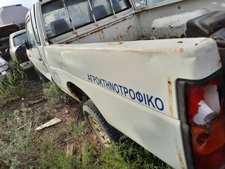 NISSAN D21 ΓΙΑ ΑΝΤΑΛΛΑΚΤΙΚΑ-thumb-2