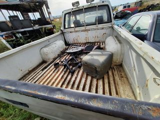 NISSAN D21 ΓΙΑ ΑΝΤΑΛΛΑΚΤΙΚΑ-thumb-4