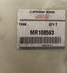 ΔΟΧΕΙΟ ΝΕΡΟΥ ΥΑΛΟΚΑΘΑΡΙΣΤΗΡΩΝ MITSUBISHI CARISMA '95- '99 / SPACE STAR '98- '99 (MR108593) TANK,WINDSHIELD WASHER