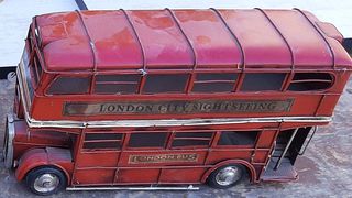 Μινιατούρα vintage διώροφο λεωφορείο Λονδίνου