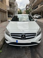 Mercedes-Benz A 180 '12  Urban 7G-DCT