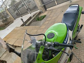 Kawasaki GPZ 600 1986-thumb-6
