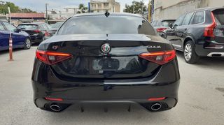 Alfa Romeo Giulia 2018 2.1 Diesel Veloce 4x4 - 210hp-thumb-4