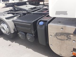 Volvo 2010 480-thumb-6