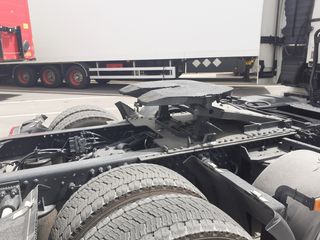 Volvo 2010 480-thumb-8