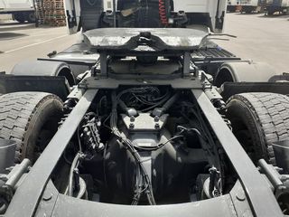 Volvo 2010 480-thumb-9