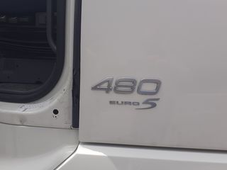 Volvo 2010 480-thumb-12