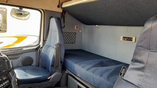 Volvo 2010 480-thumb-19