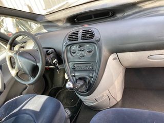 CITROEN PICASO	2005-thumb-2