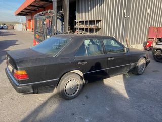 MERCEDES	E200	1990-thumb-2