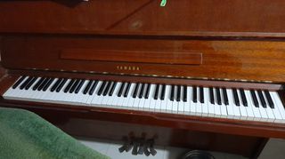 Πιανο yamaha-thumb-2