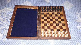 Vintage Χειροποίητο Ξύλινο Σκάκι Ταξιδίου, δεκαετίας ’80 – ‘90