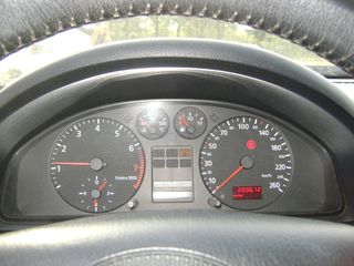 AUDI   A4   1800-thumb-2