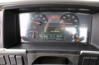Ανατρεπόμενο Για Containers Με Βραχίονες Volvo 2010 8x4 fm410-thumb-10