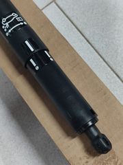 Αμορτισέρ πορτ μπαγκάζ δεξιά BMW X6 E71-E72-thumb-2