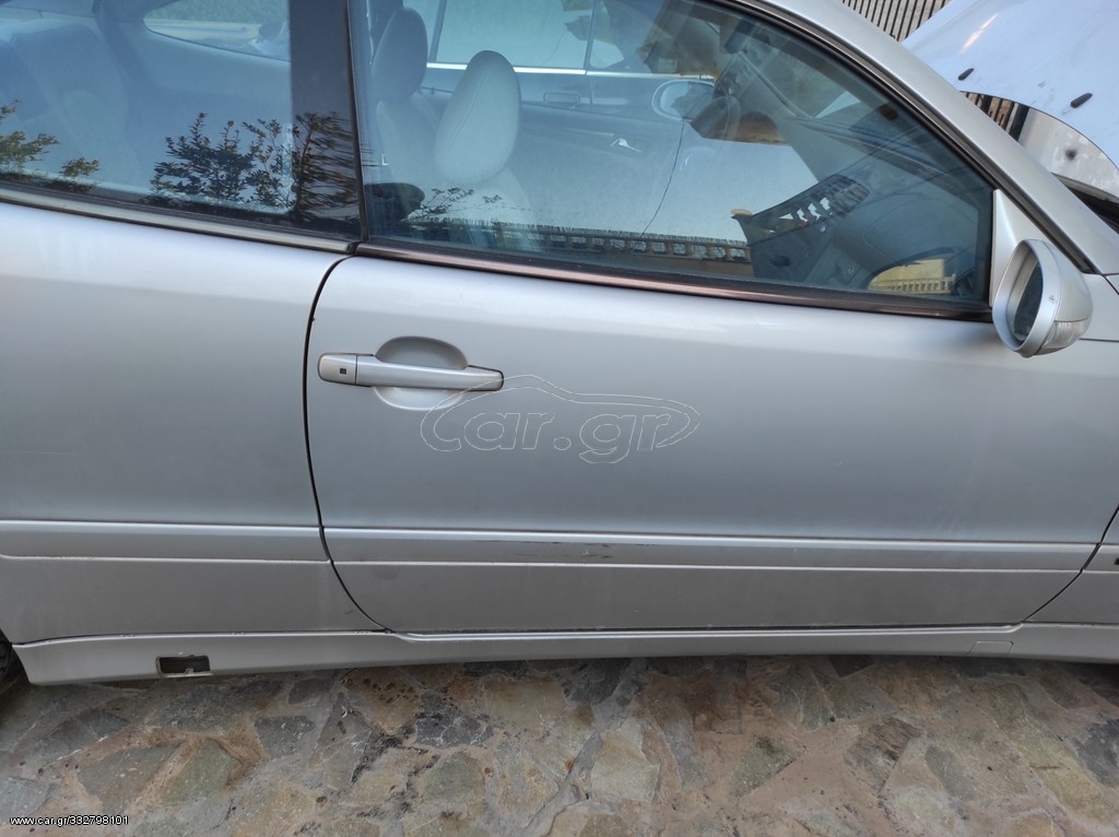 Πωλείται πόρτες 