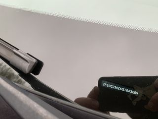 Peugeot 208 2016-thumb-17