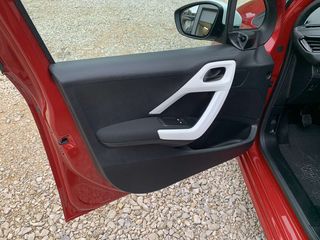 Peugeot 208 2016-thumb-18