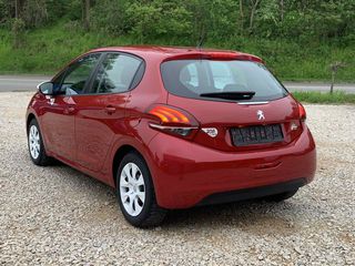 Peugeot 208 2016-thumb-7