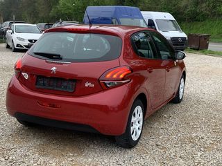 Peugeot 208 2016-thumb-9