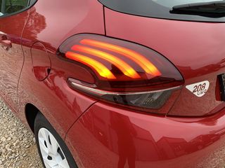 Peugeot 208 2016-thumb-10