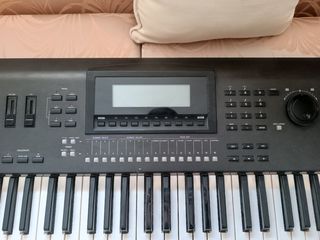 Yamaha W7 Synthesizer-thumb-2