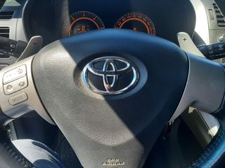 Toyota Auris 2009-thumb-10