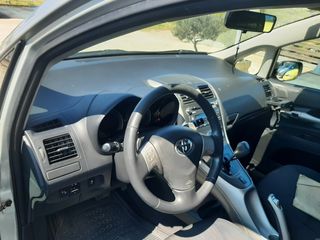 Toyota Auris 2009-thumb-16